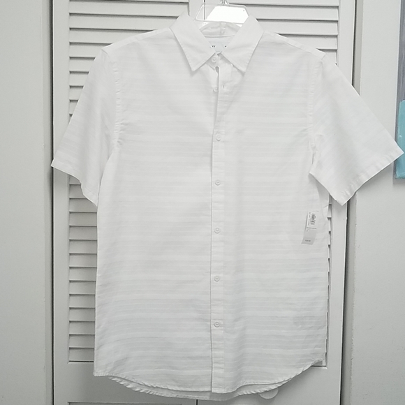 Old Navy Other - NWT Short sleeve button down dress shirt